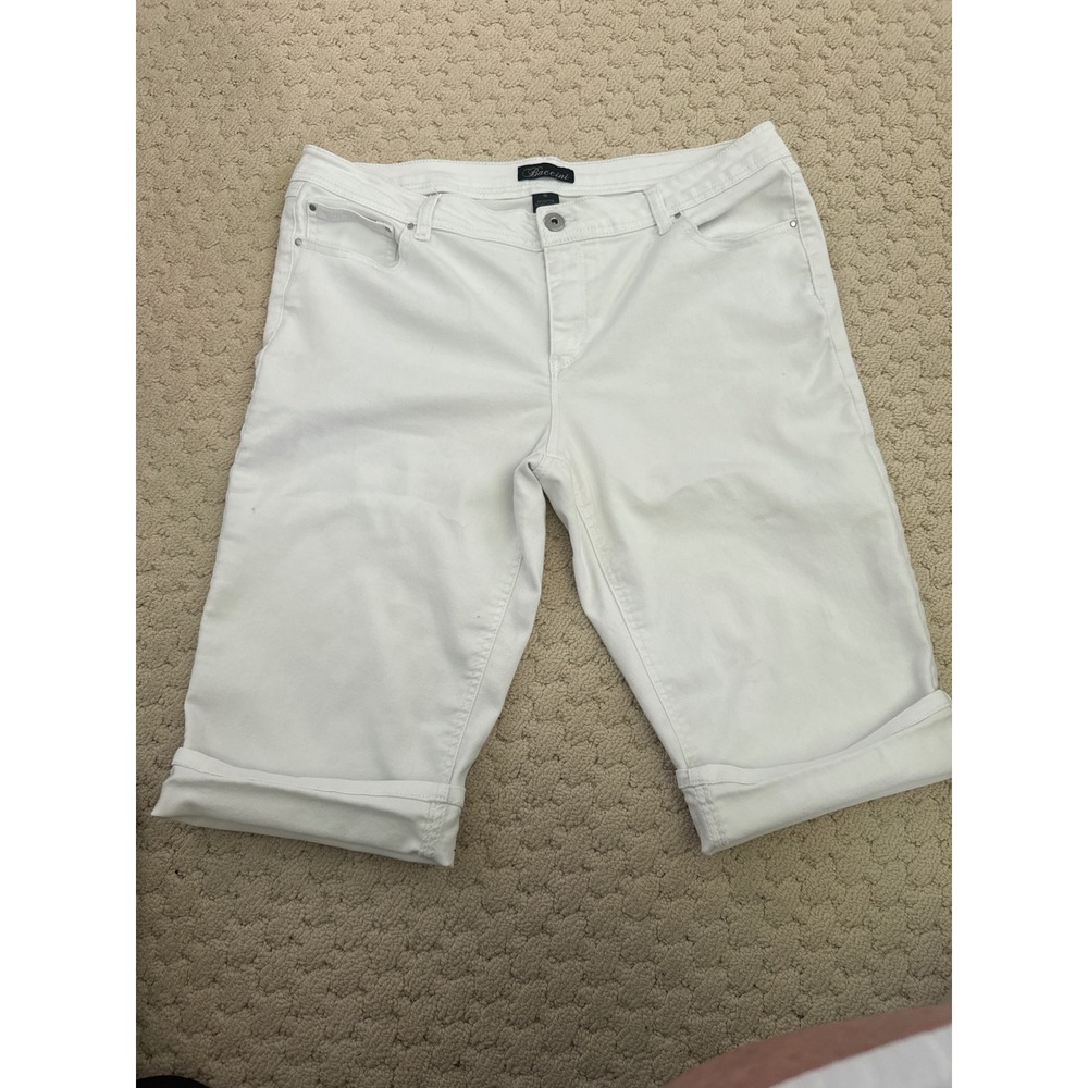 Baccini Womens White Denim Bermuda Shorts Cuffed Stretch Size 16 Knee Length